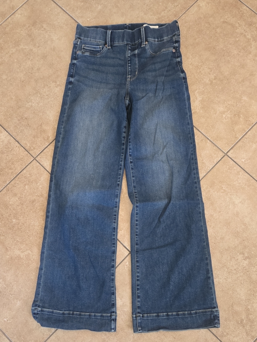 Classic Women's Wide-Leg Jeans in Medium Blue